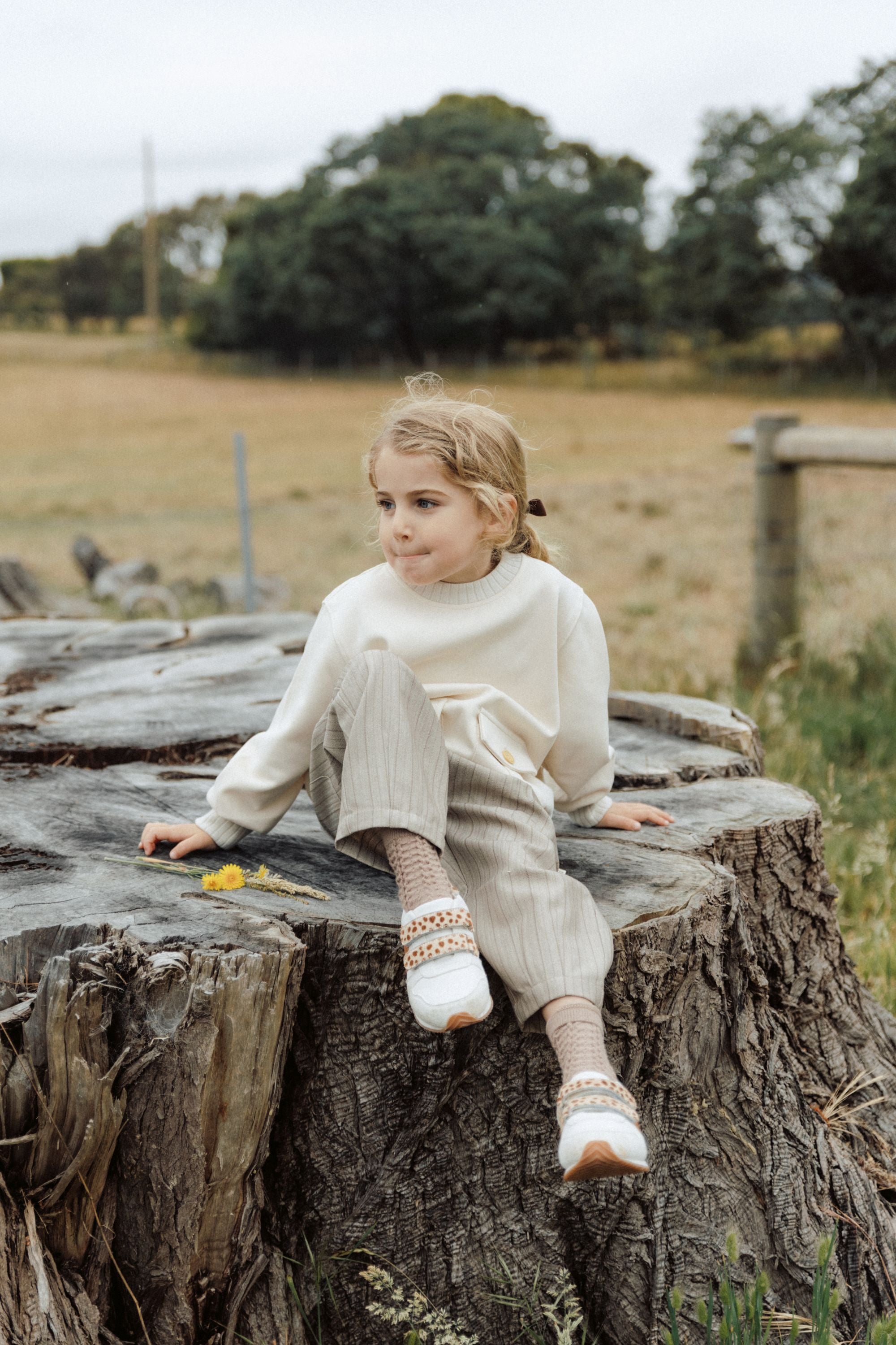 Magic Pocket Sweatshirt - Cream