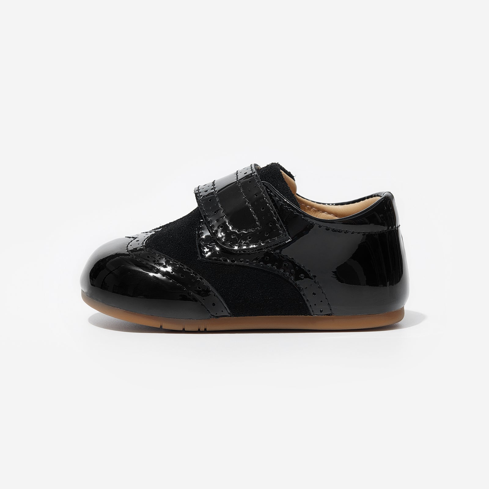 Amber - Obsidian Black - Woolly Kids - lifestyle photo