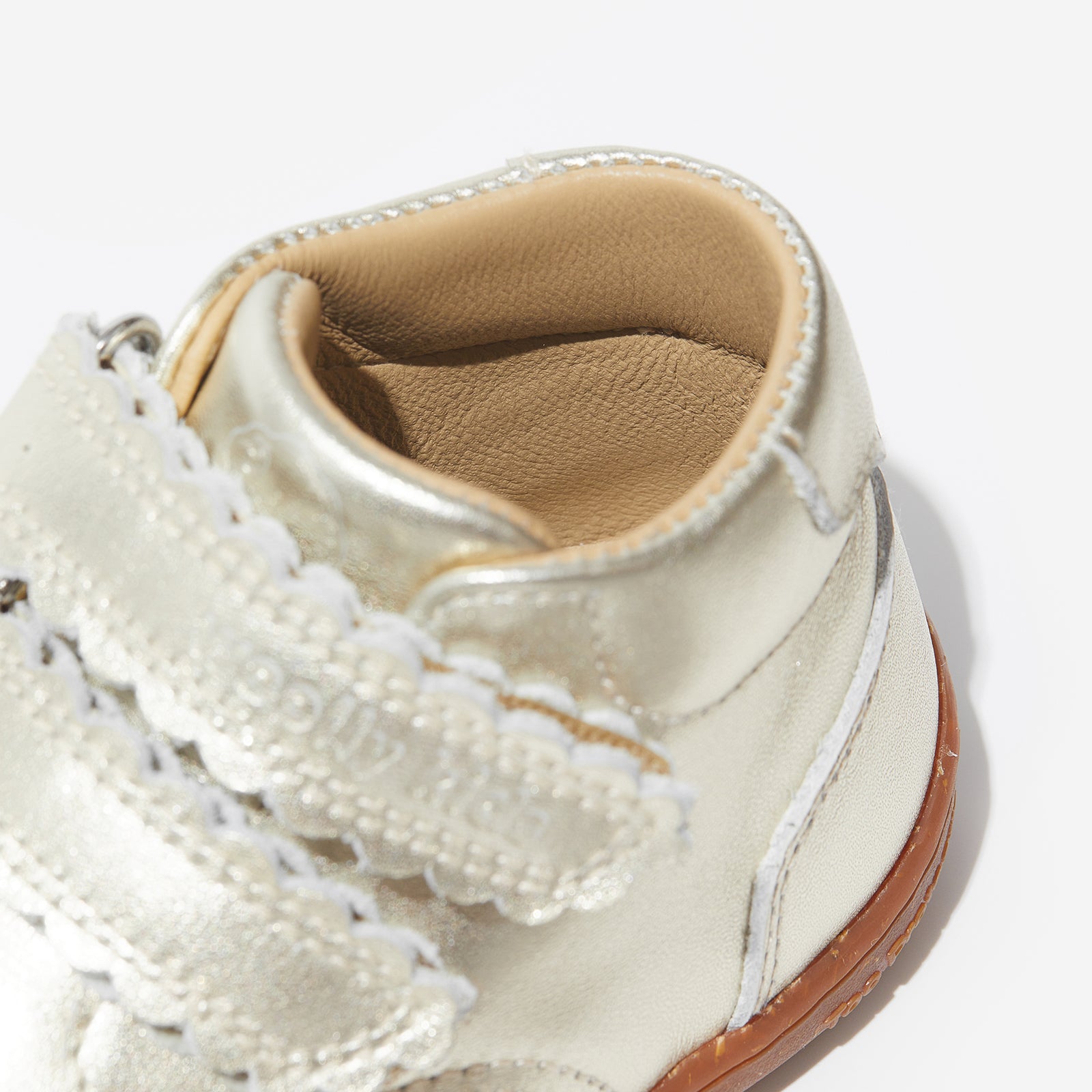 Demi - Wheatland gold