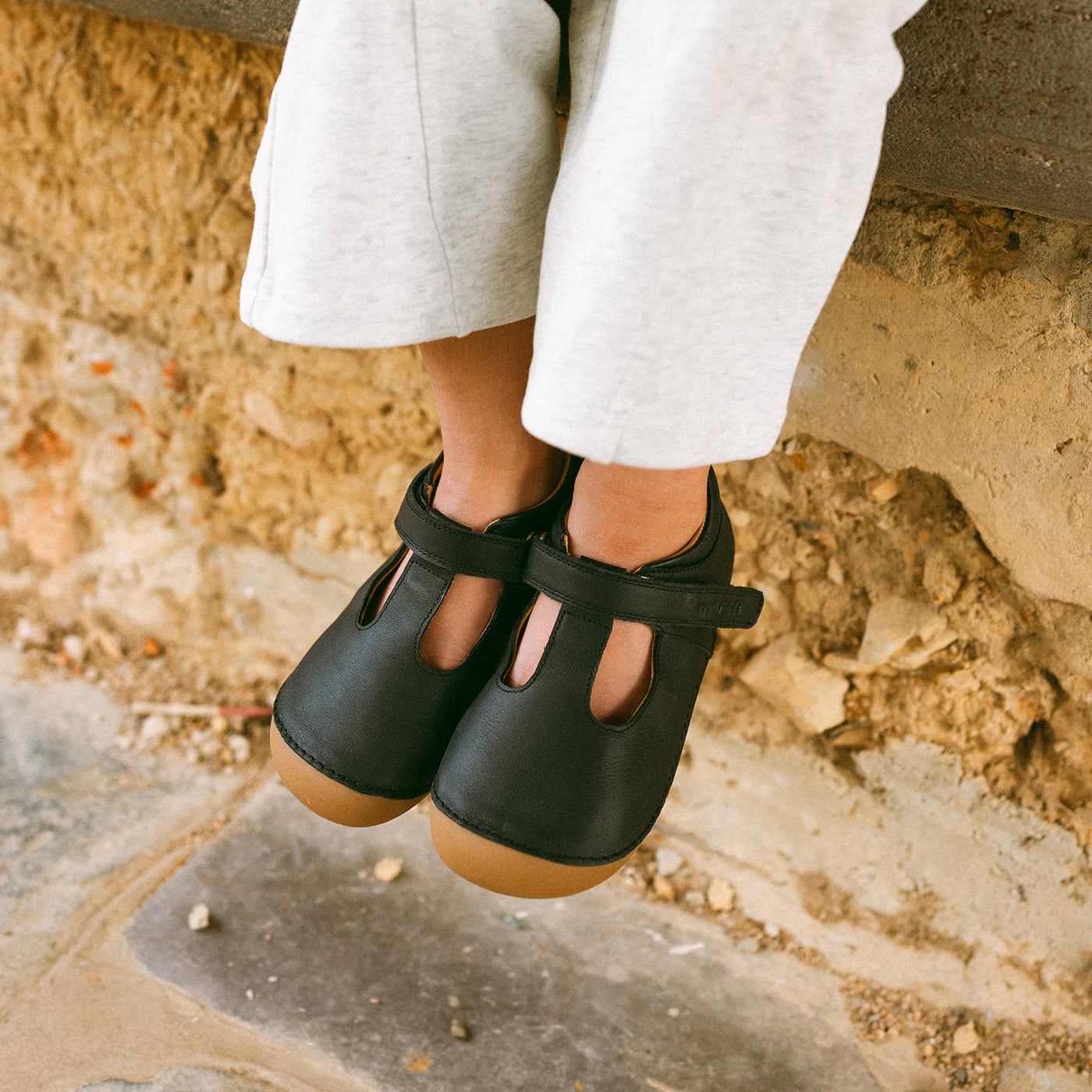 Henry - Obsidian Black