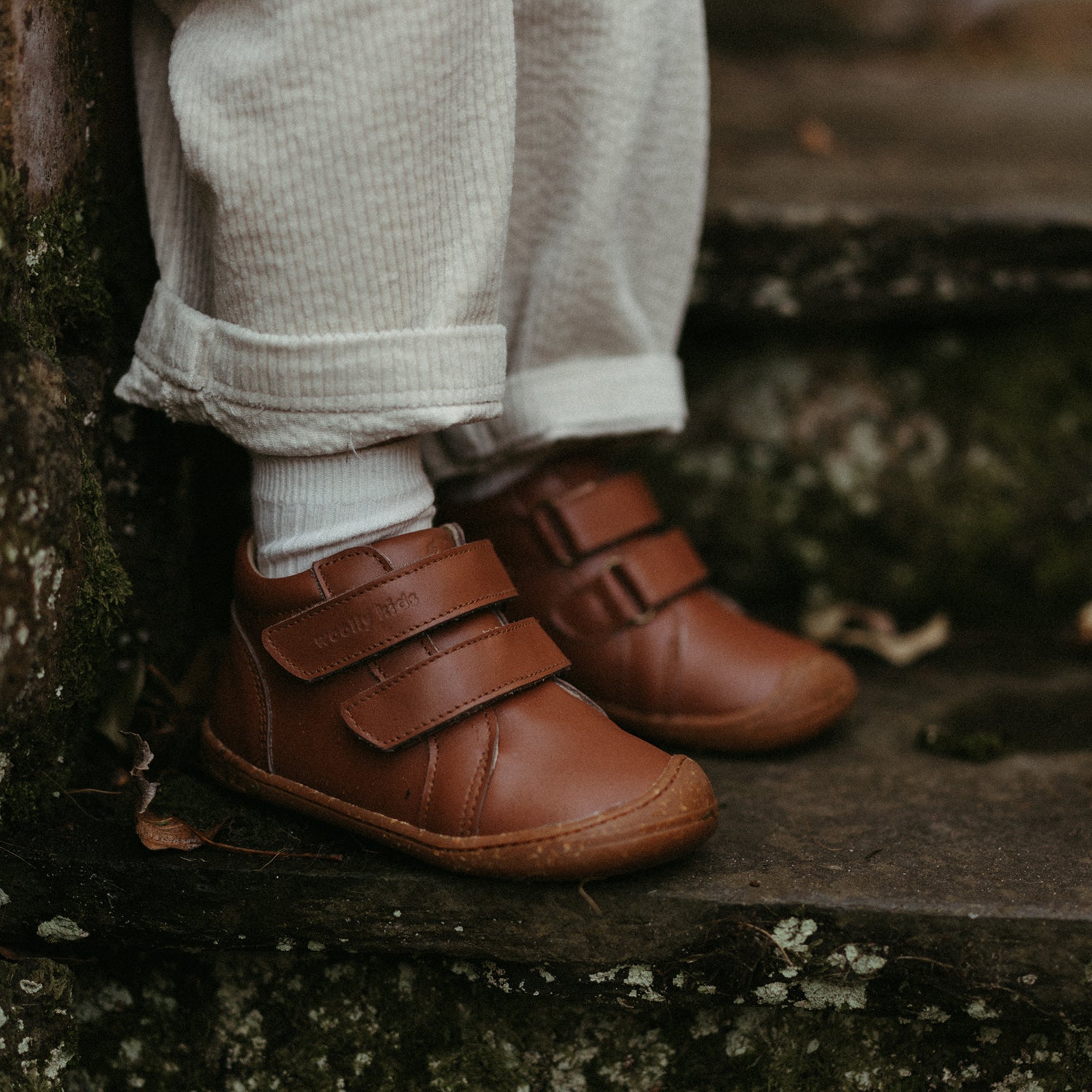 Mini Neve - Reddish Brown