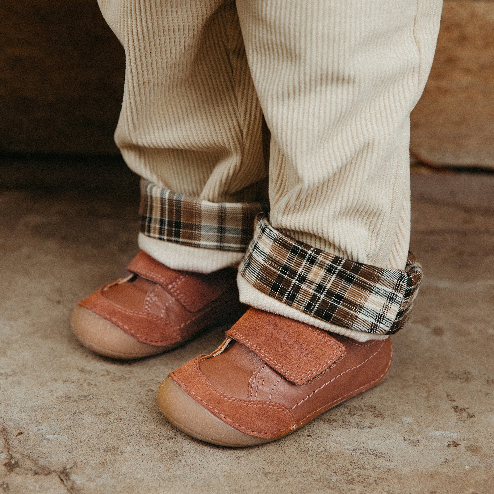 Voye - Reddish Brown