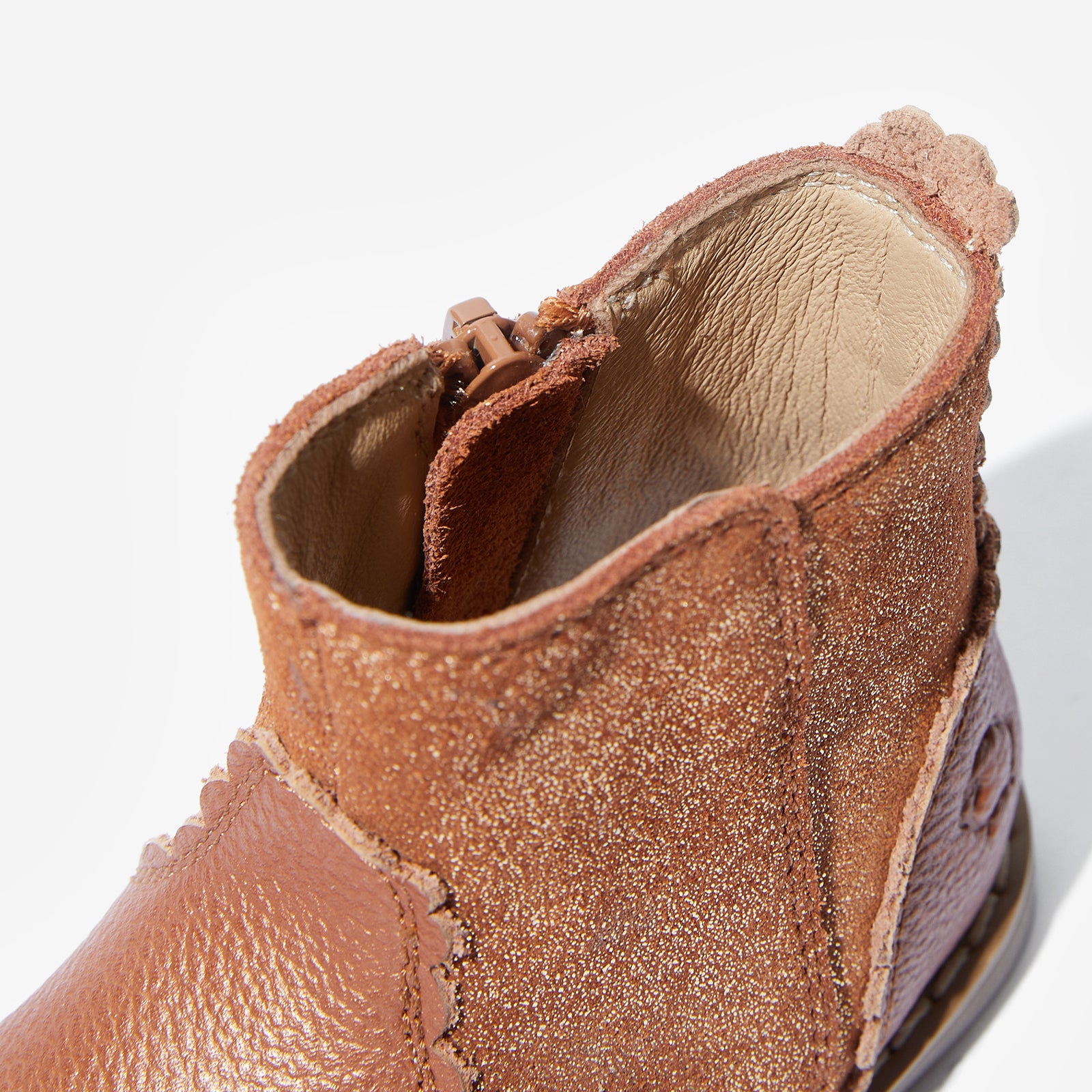 Elsa - Golden Brown - Woolly Kids - lifestyle