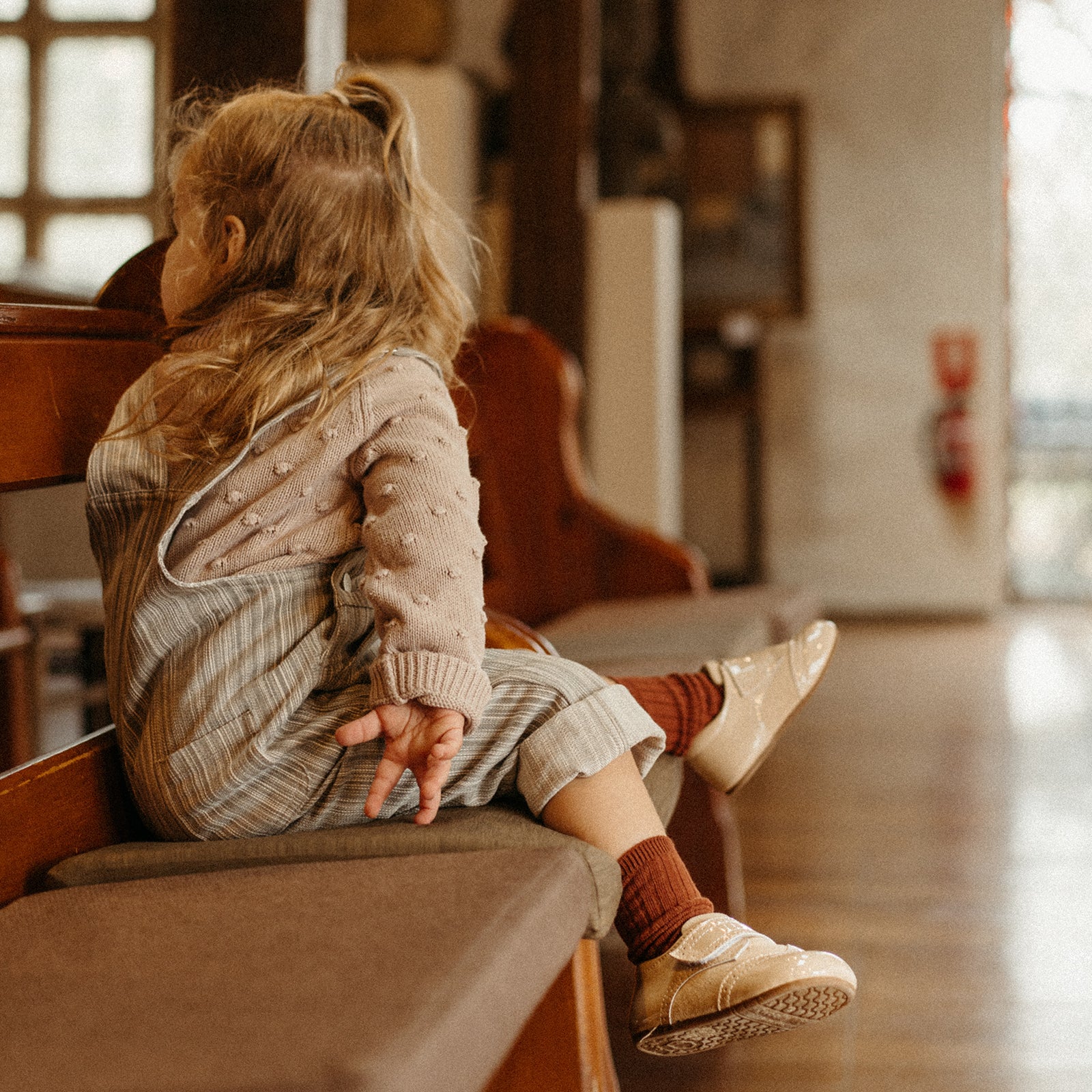 Amber - Milk Tea Brown - Woolly Kids - lifestyle photo