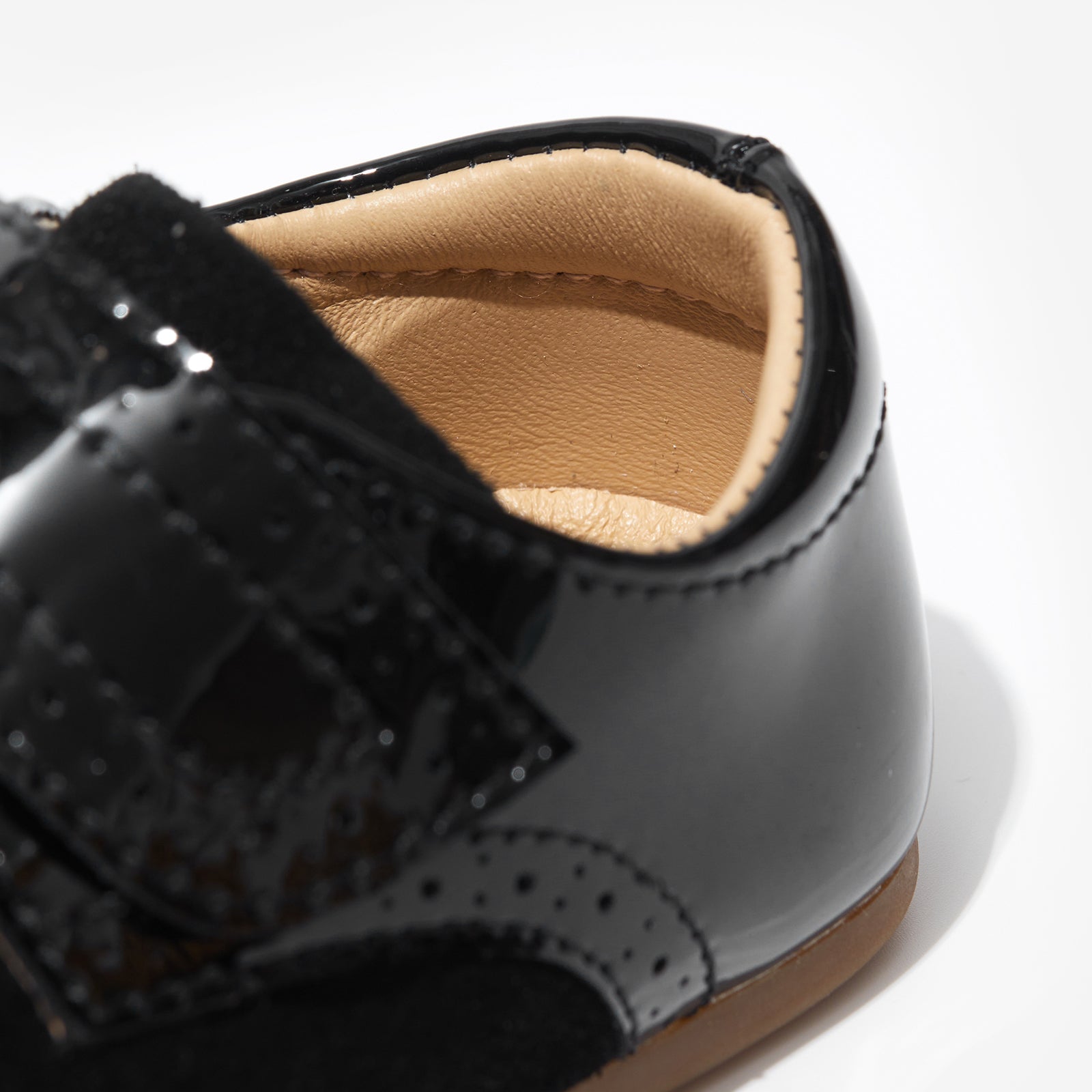 Amber - Obsidian Black - Woolly Kids - detail view