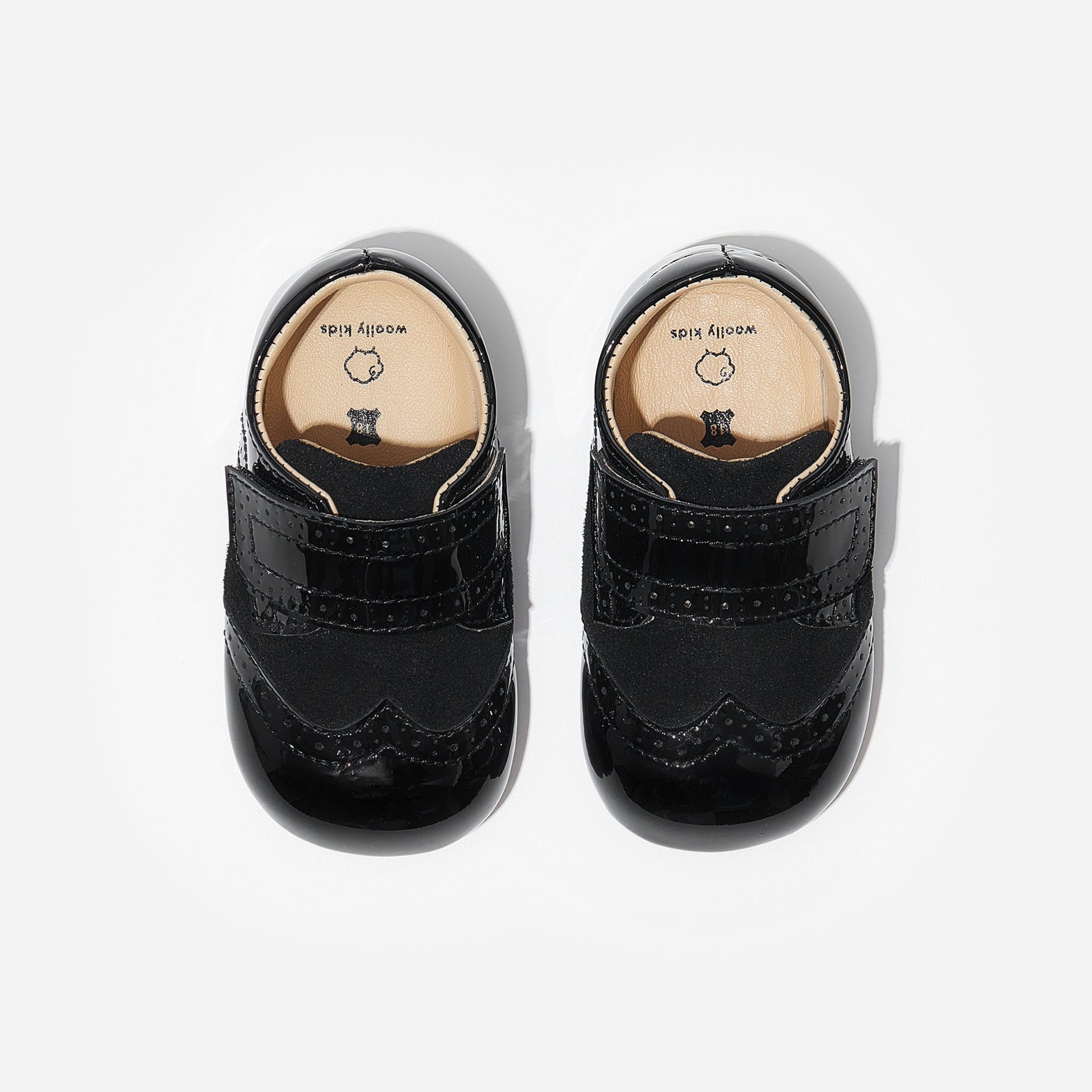Amber - Obsidian Black - Woolly Kids - lifestyle photo