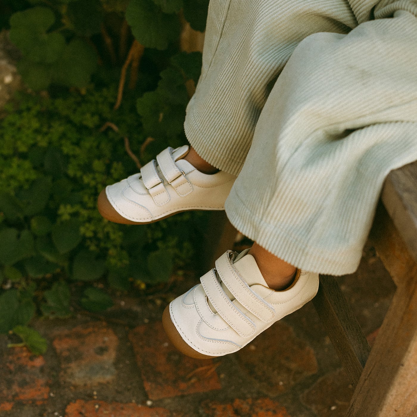 Eimile - Creamy White