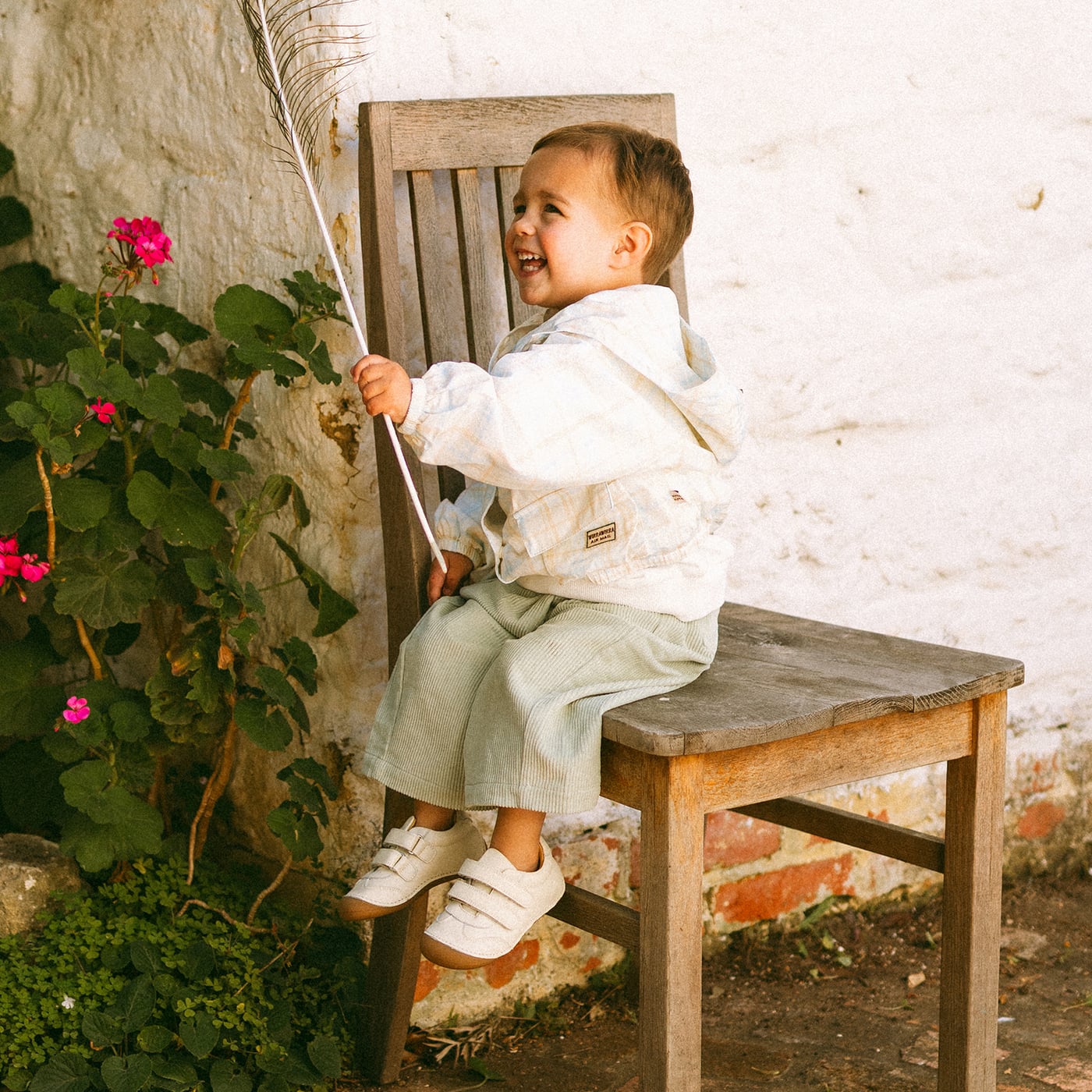 Eimile - Creamy White