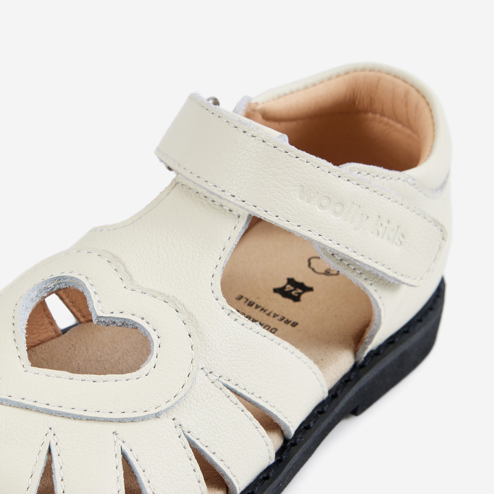 Emiko - Cream White - Woolly Kids - detail