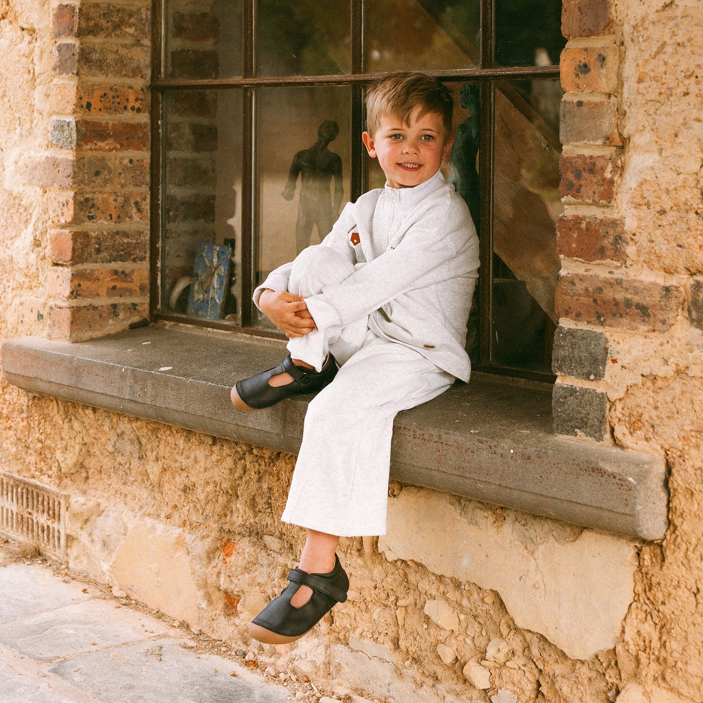 Henry - Obsidian Black