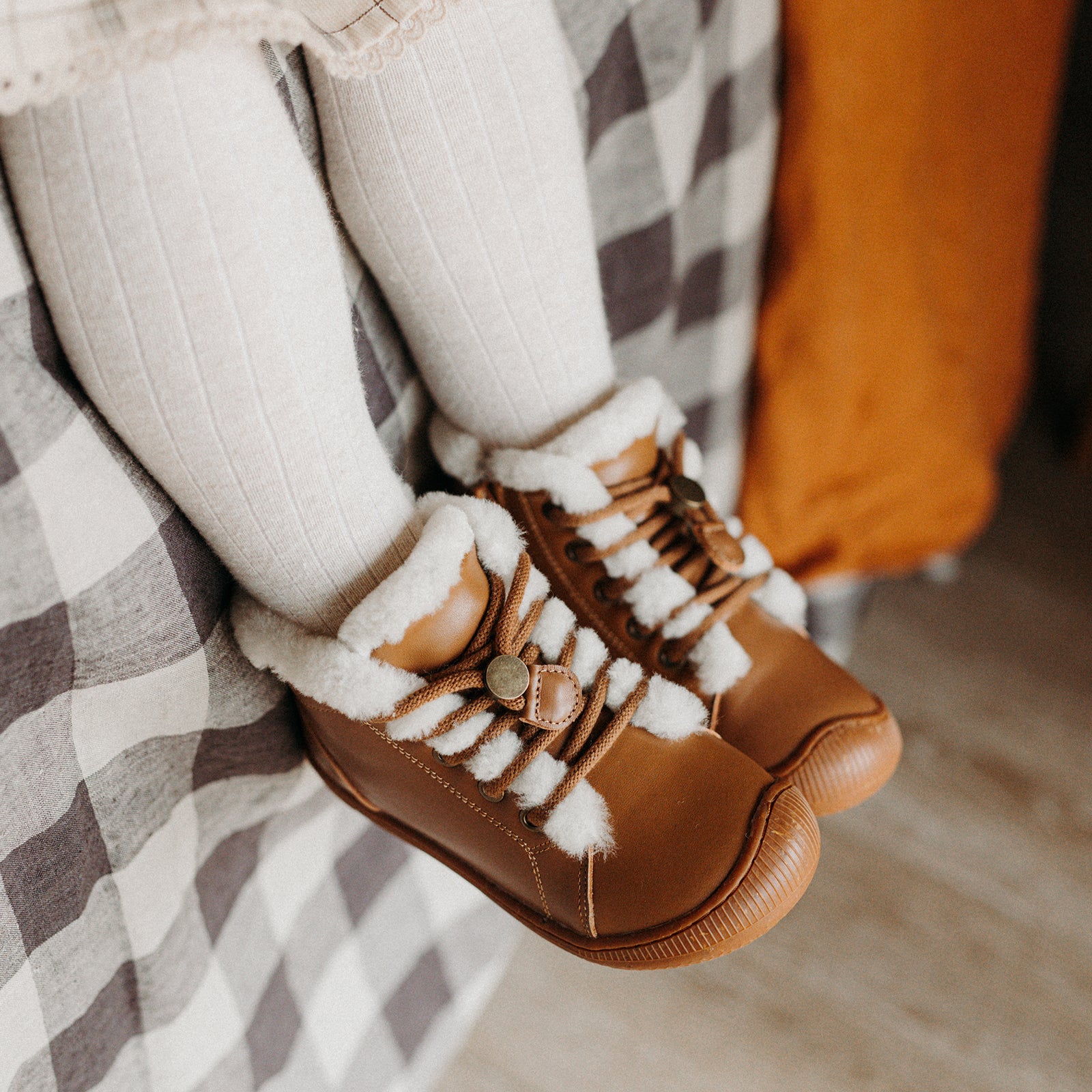 Loring - Acorn Brown