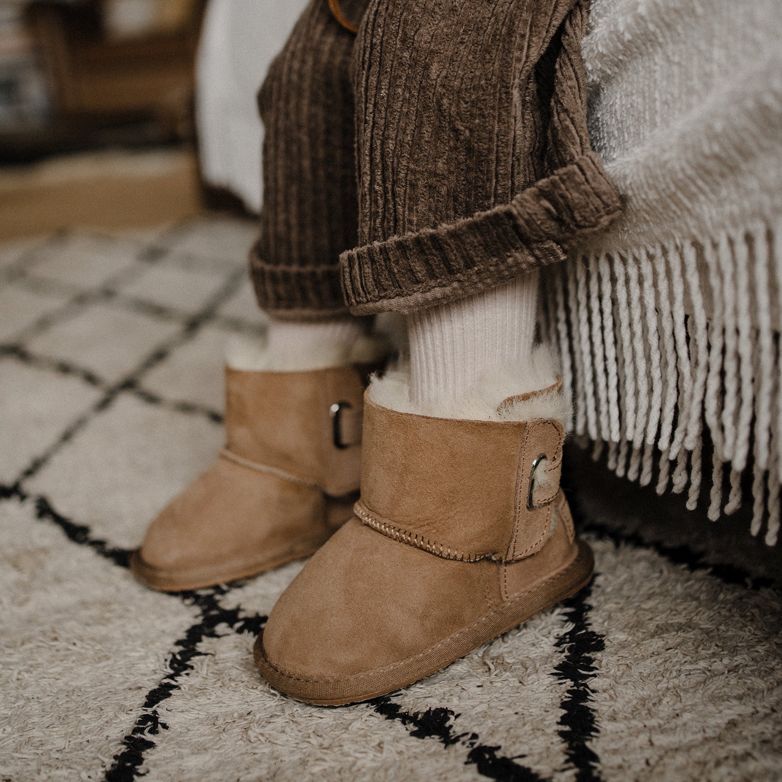 lock infants chestnut woolly kids leather kids shoes baby infants shoes Warm barefoot childrens shoes Girls boots